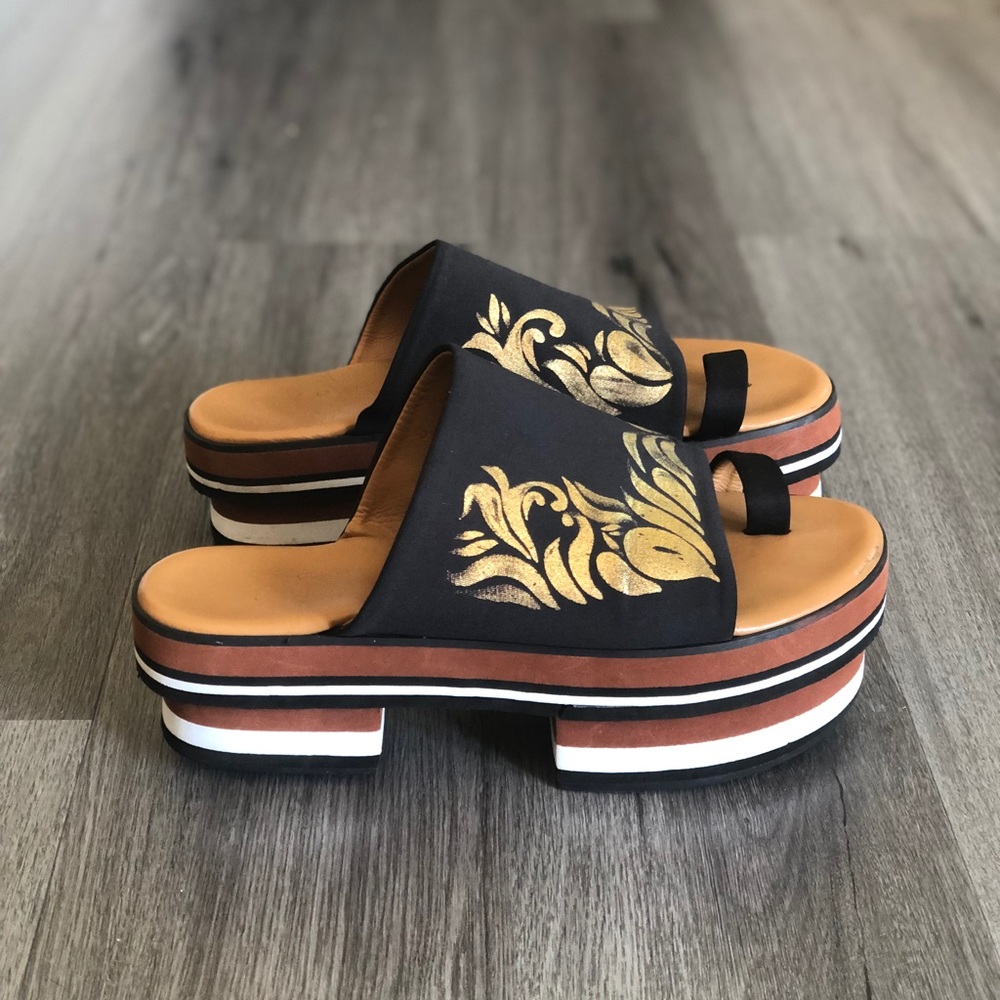 Clover Canton Gold & Black Platform Sandals